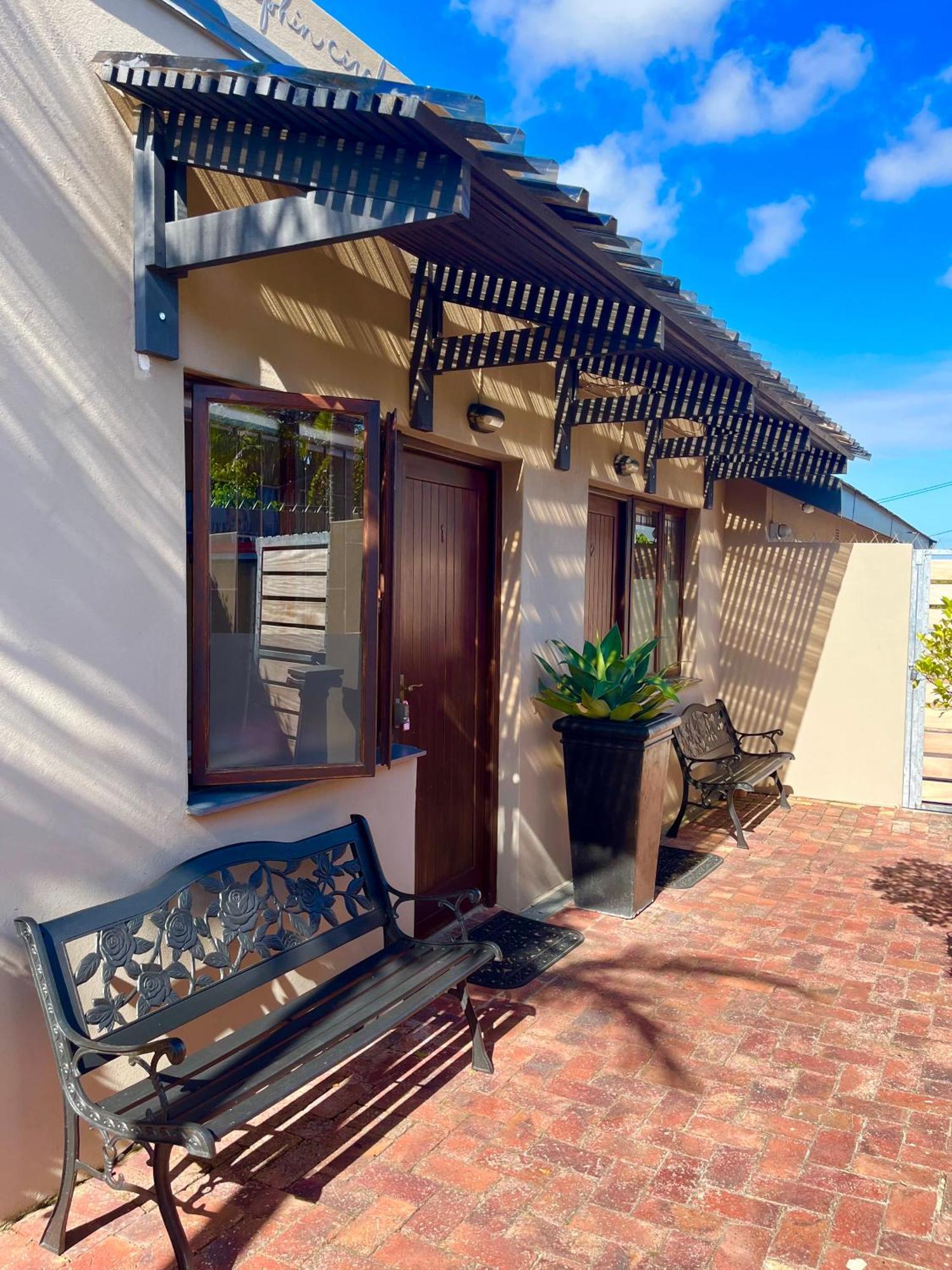 Dolphin Circle Bed And Breakfast Plettenberg Bay Extérieur photo
