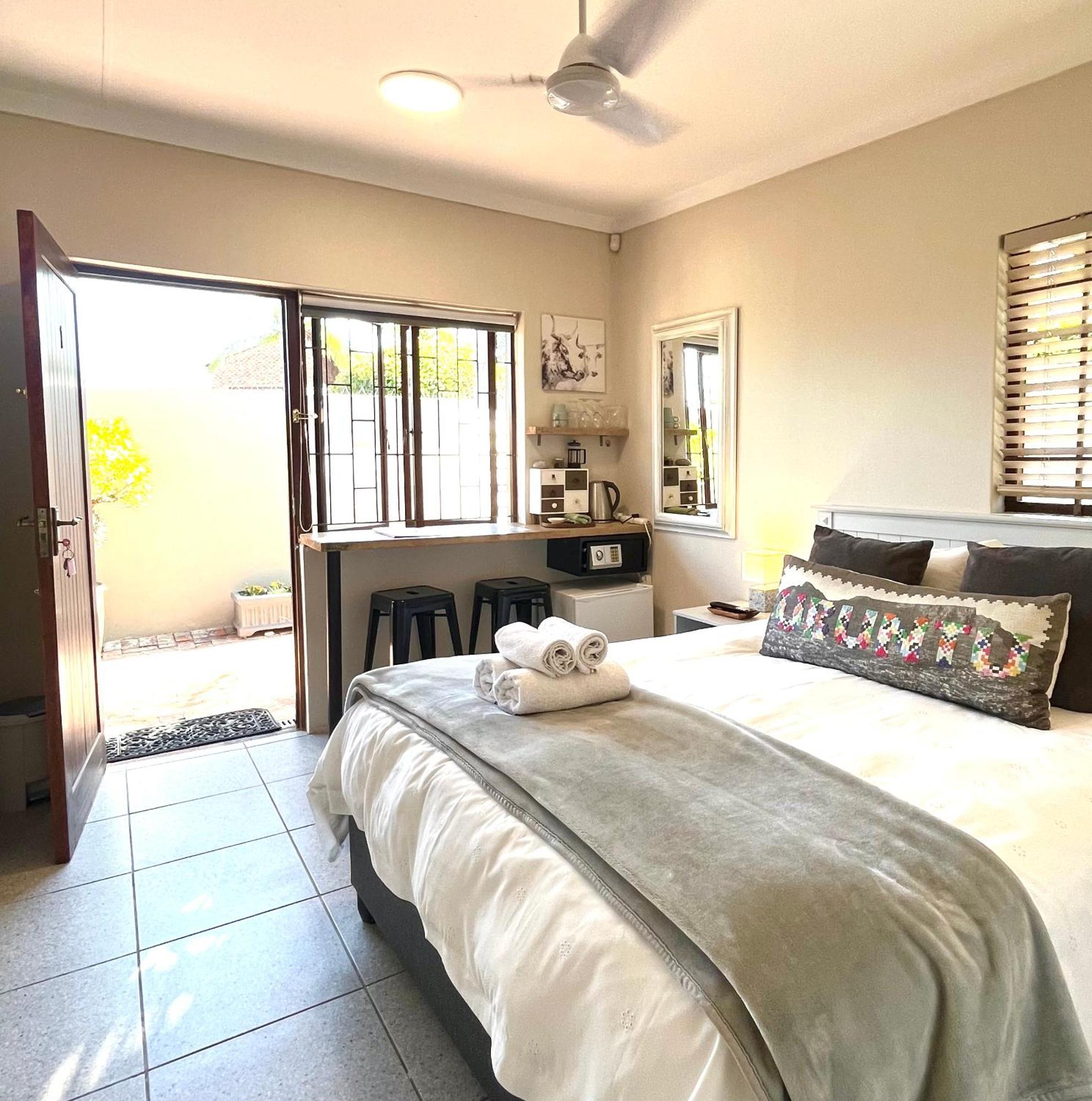 Dolphin Circle Bed And Breakfast Plettenberg Bay Extérieur photo